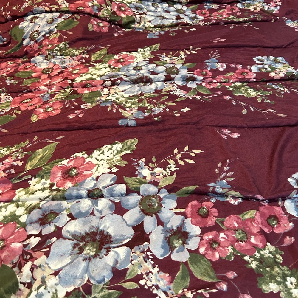 Macy's comforter - Picture 1 of 3